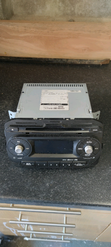 KIA PICANTO RADIO STEREO CD MP3 PLAYER 